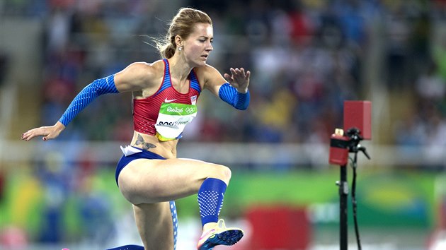 Denisa Rosolov ve druhm semifinle 400 metr pekek skonila na poslednm osmm mst a do finle nepostoupila. (17. srpna 2016)
