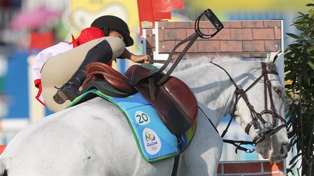 Modern ptibojaka Laura Leydi Moyaov z Kuby pi parkuru spadla. (19. srpna...