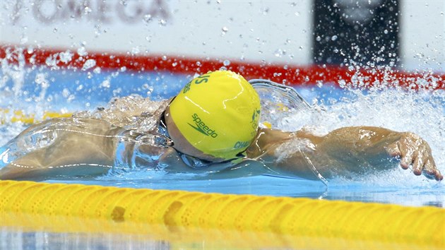 Australan Kyle Chalmers m na olympijskch hrch v Riu de Janeiro za triumfem v krlovsk plaveck discipln kraulask stovce.
