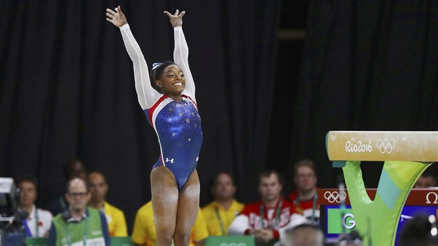 Americk sportovn gymnastka Simone Bilesov v olympijskm vceboji v Riu de Janeiro.