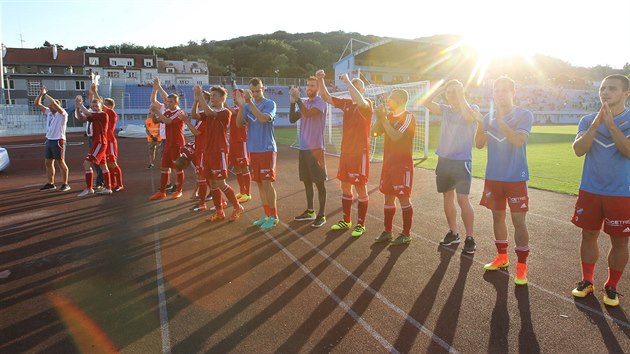 Fotbalist Banku Ostrava dkuj fanoukm za podporu.