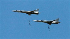 Bombardéry Tu-22M3 na Mezinárodních armádních hrách u ruské Astrachaně (7.... Bombardéry Tu-22M3 na Mezinárodních armádních hrách u ruské Astrachaně (7....