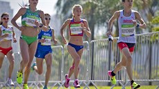 eská atletka Eva Vrabcová-Nývltová (uprosted) dobhla v olympijském maratonu...