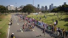 Olympijský maraton en se bel i centrem brazilského Ria. (14. srpna 2016)