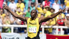 Jamajský sprinter Usain Bolt v olympijském závodu na 200 metrů. (16. srpna 2016) Jamajský sprinter Usain Bolt v olympijském závodu na 200 metrů. (16. srpna 2016)