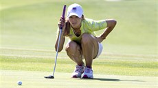Golfistka Klára Spilková te green v úvodním kole olympijského turnaje. (17....