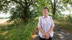 Marie Ernestová bojuje za zachování aleje u Dolní Lhoty na Jindřichohradecku.... Marie Ernestová bojuje za zachování aleje u Dolní Lhoty na Jindřichohradecku....
