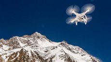 Dron ve velehorách. Dron ve velehorách.