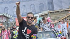 Pochodu Prague Pride 2016 se podle organizátorů účastní nejméně 15 tisíc lidí.... Pochodu Prague Pride 2016 se podle organizátorů účastní nejméně 15 tisíc lidí....