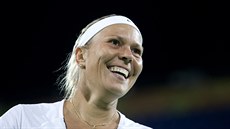 Dobře naladěná Lucie Hradecká během čtvrtfinále smíšené čtyřhry. Dobře naladěná Lucie Hradecká během čtvrtfinále smíšené čtyřhry.