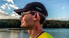 Miniaturní sluchátka JBL Reflect mini BT sedí v uších skvěle. Miniaturní sluchátka JBL Reflect mini BT sedí v uších skvěle.