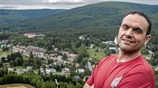 NA MŮSTKU. Výzvu s názvem Red Bull 400 přijal i nevidomý sportovec Jan Bauer. NA MŮSTKU. Výzvu s názvem Red Bull 400 přijal i nevidomý sportovec Jan Bauer.