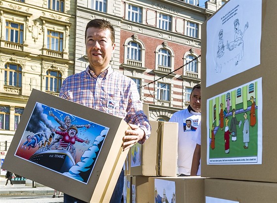 lenové hnutí Svoboda a pímá demokracie spolu s píznivci Tomia Okamury...