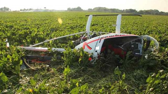 Pilot ultralehkého vrtulníku musel na Olomoucku nouzov pistát, pi dosednutí...