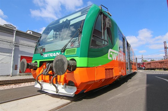Zmodernizované vozy, které budou obsluhovat umavské trat, u jezdí na trati Mariánské Lázn - Karlovy Vary.
