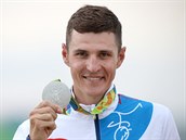 Jaroslav Kulhav pzuje se stbrnou olympijskou medail ze zvodu horskch kol...