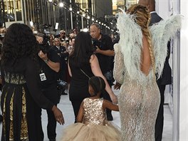 Beyoncé a její dcera  Blue Ivy na MTV Video Music Awards (New York, 28. srpna...