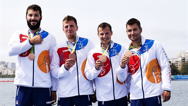 tykajak ve sloen (zleva) Josef Dostl, Luk Trefil, Daniel Havel a Jan trba zskal na olympijskch hrch bronz z kilometrov trati.