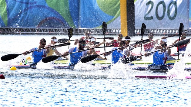 tykajak Daniel Havel, Luk Trefil, Josef Dostl a Jan trba si na kilometrov olympijsk trati dojel pro bronz.