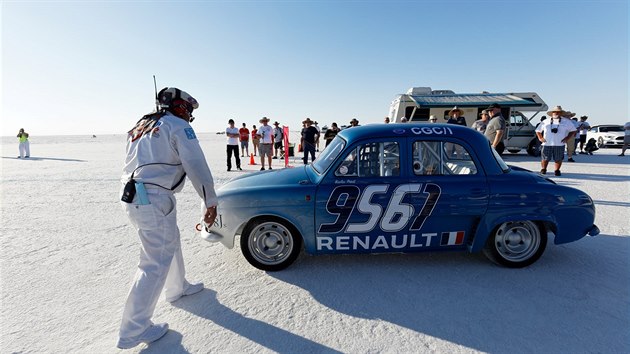 Nicolas Prost za volantem rychlostnho specilu Renault Dauphine