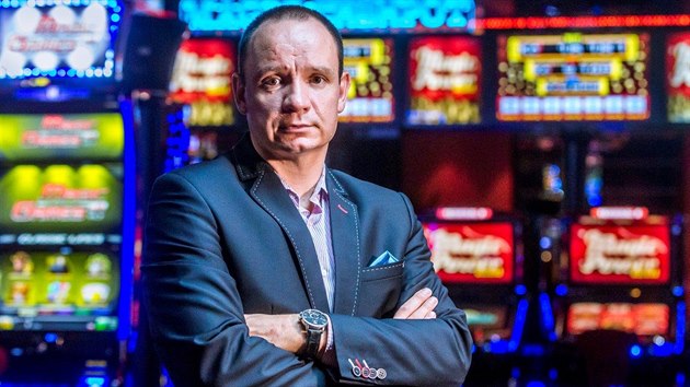 Petr Kraváek, editel sít kasin Paradise Casino Admiral. Ta spolu s dalími...