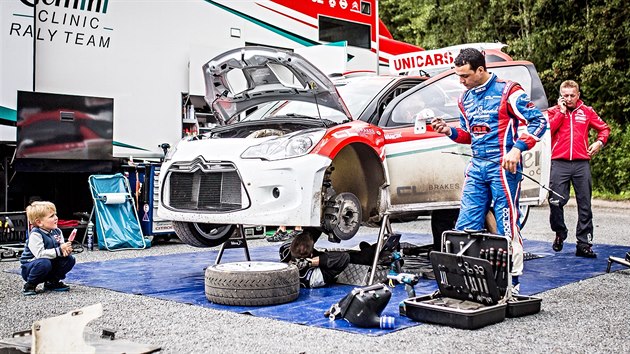 Francouzsk pilot Bryan Bouffier testoval na Krumlovsku svj citroen ped startem Barum Rally.