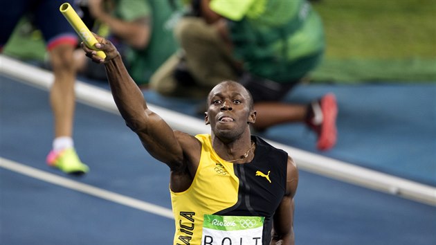 Usain Bolt slav triumf ve tafet na 4x100 metr v Riu.