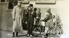 Jiří Schmitzer (vlevo) si v Postřižinách zahrál správce pivovaru, Petr Čepek... Jiří Schmitzer (vlevo) si v Postřižinách zahrál správce pivovaru, Petr Čepek...