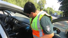 Víkendový festival Mácháč 2016 provázely důsledné policejní kontroly... Víkendový festival Mácháč 2016 provázely důsledné policejní kontroly...