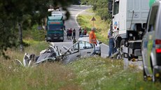 Při střetu osobního vozu a cisterny u Stodu na Plzeňsku zahynul jeden člověk.... Při střetu osobního vozu a cisterny u Stodu na Plzeňsku zahynul jeden člověk....
