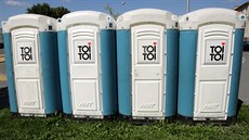 V centru Plzně je nedostatek veřejných toalet. V Pallově ulici, kde parkují... V centru Plzně je nedostatek veřejných toalet. V Pallově ulici, kde parkují...