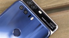Fotoaparáty na těle Honoru 8 nedostaly tak výraznou roli jako u P9, ale jsou... Fotoaparáty na těle Honoru 8 nedostaly tak výraznou roli jako u P9, ale jsou...