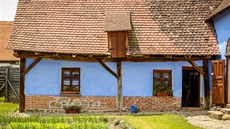 V tři sta let starém obydlí je pět ložnic s koupelnou. V tři sta let starém obydlí je pět ložnic s koupelnou.