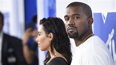 Kanye West a Kim Kardashianová na MTV Video Music Awards (New York, 28. srpna...