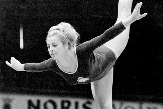 Vra áslavská na MS ve sportovní gymnastice v nmeckém Dortmundu (záí 1966)