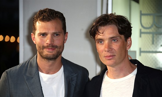 Jamie Dornan a Cillian Murphy na britské premiée filmu Anthropoid (Londýn, 30....