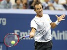 esk tenista Luk Rosol bojuje na US Open proti Murraymu.