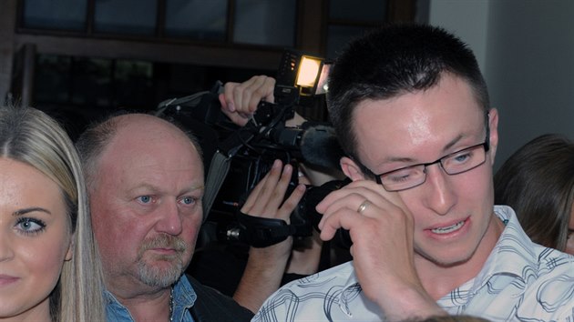 Luká Neesaný odchází po rozsudku Vrchního soudu v Praze (31. srpna 2016).