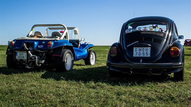 Mezinrodn sraz majitel a pznivc voz znaky Volkswagen hostilo v ptek a v sobotu letit Hosn u eskch Budjovic. Na setkn pijely stovky aut od nejstarch brouk, pes cenn Transportery T1 a po dnen modern auta.