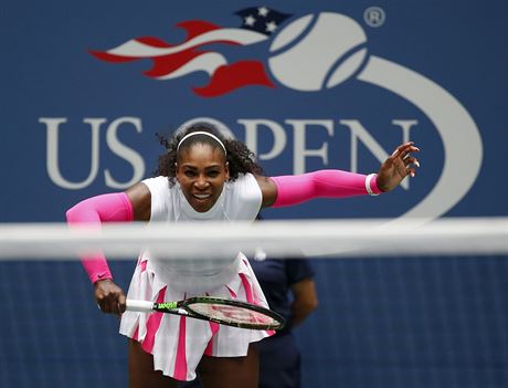 Amerianka Serena Williamsov bhem utkn tetho kola US Open proti vdce...