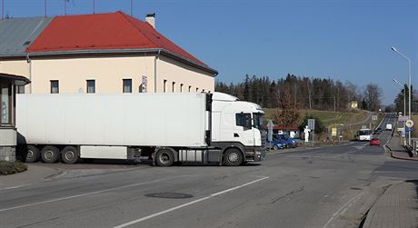 Kiovatka dvou silnic první tídy ve dírci nad Doubravou se adí mezi úseky...