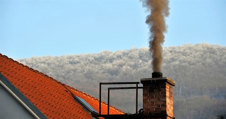 Bhem první topné sezóny propukl mezi sousedy spor, který trvá roky.