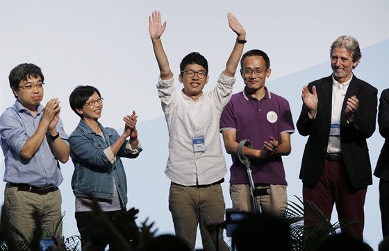 Vdce protest z roku 2014 Nathan Law slaví výsledky voleb v Hongkongu (5. záí...