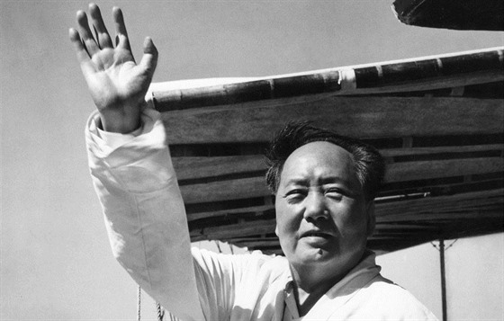 Velk kormidelnk. Mao Ce-tung nevhal kormidlovat i proti Sovtskmu svazu.