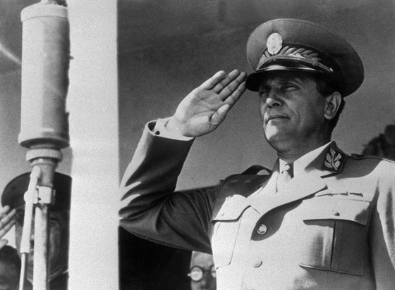 Jugoslávský prezident Josip Broz Tito (na snímku). Tebían Karel Obrlík se s...