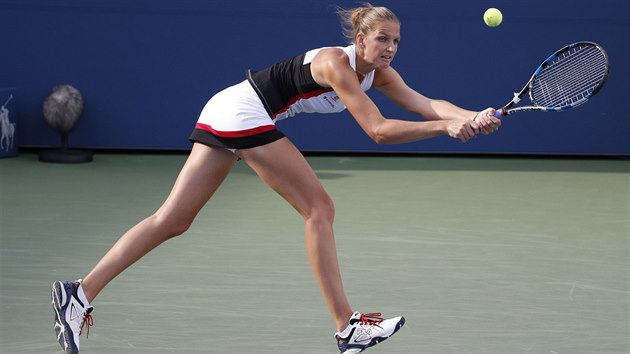 esk tenistka Karolna Plkov se natahuje po mku v utkn 3. kola US Open.
