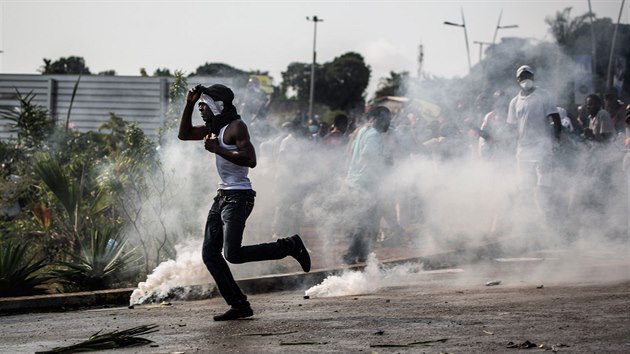 Gabonem zmtaj nepokoje po oznmen vsledk prezidentskch voleb (31. srpna 2016)