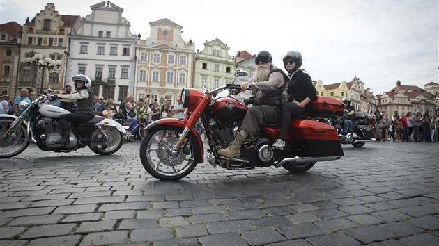 Spanilou jzdou Prahou, kter se zastnilo na 1500 harley, pokraoval 3. z v Praze tet ronk setkn Prague Harley Days.