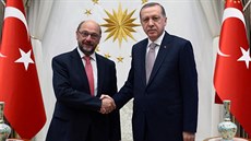 Pedseda Evropského parlamentu Martin Schulz (vlevo) a turecký prezident Recep...