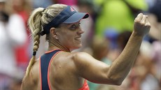 Nmecká tenistka Angelique Kerberová se raduje ve tvrtfinále US Open.